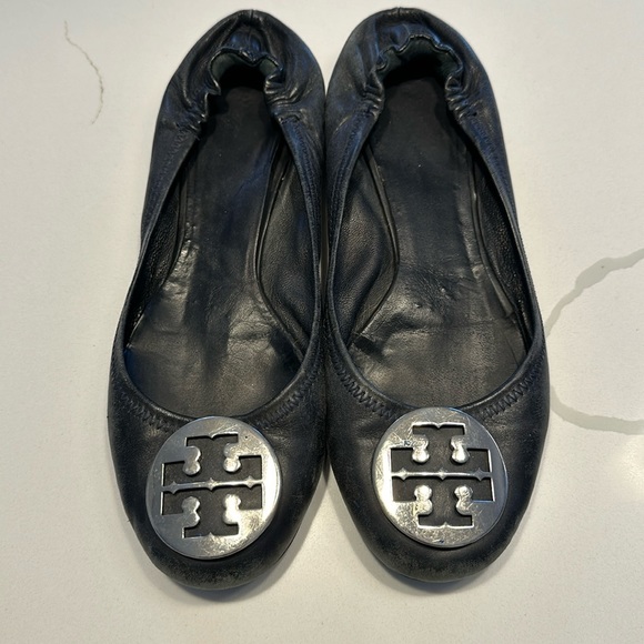 Tory Burch Shoes - Tory Burch navy Reva flat silver logo women’s size 9